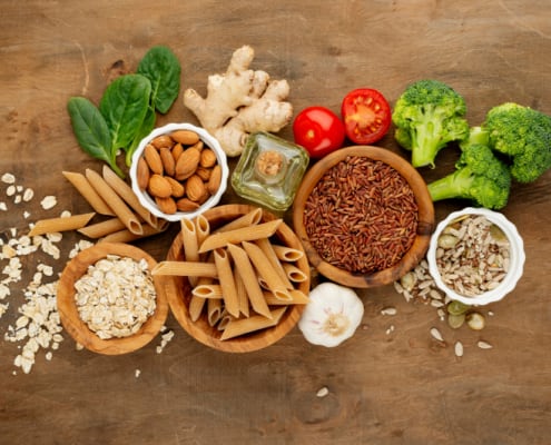 pasta cereali verdure visti dall'alto